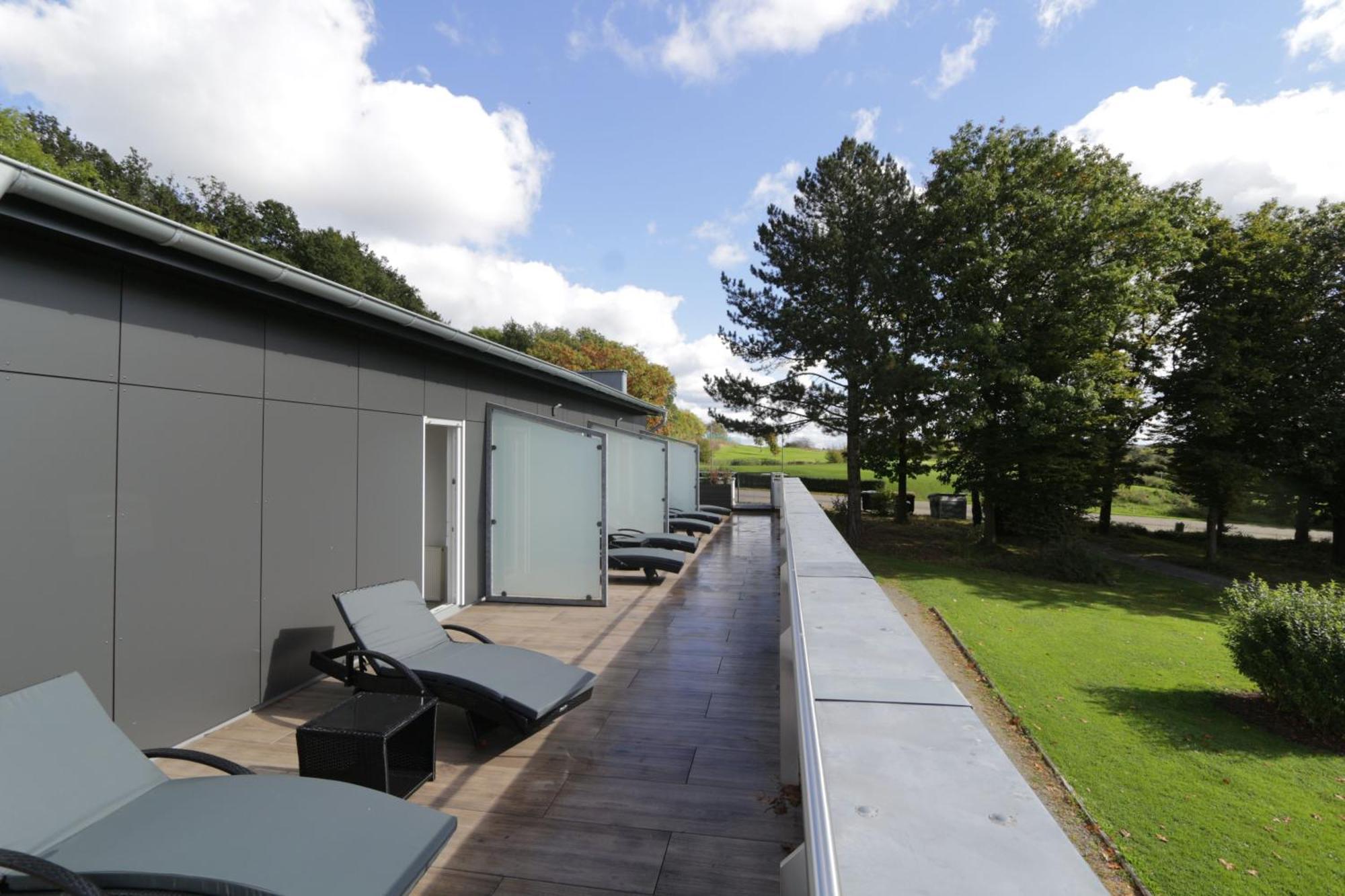 Gaestehaus Sportpark Nuembrecht Exteriör bild